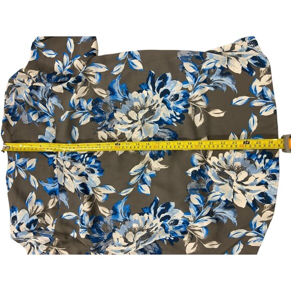 Chico’s Top Womens Size 1 Gray Blue Floral V Neck Faux Wrap Slimming Pullover - Picture 6 of 6